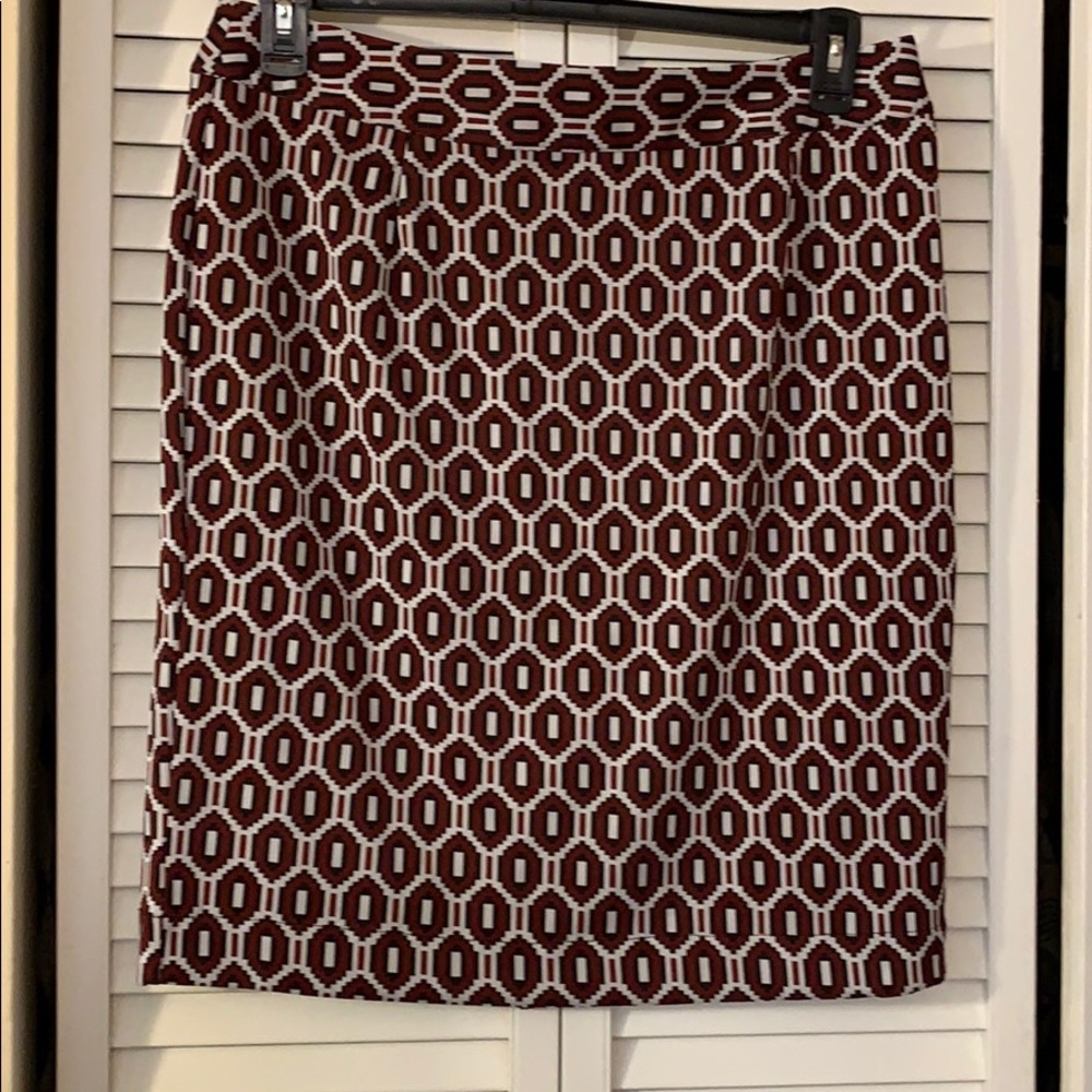 MODA Skirt